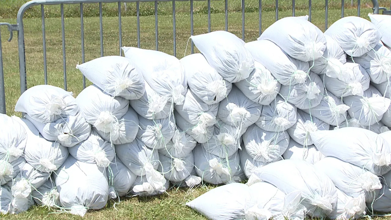 Precinct 3 Announces Self-Service Sandbag Distribution Ahead of Hurricane Beryl